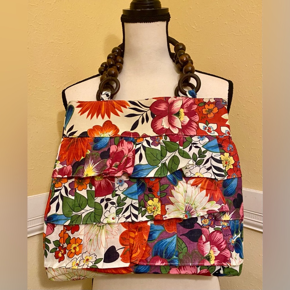 MOUNTAIN MAMAS Floral Frenzy Ladies Tote Purse; NWOT.
